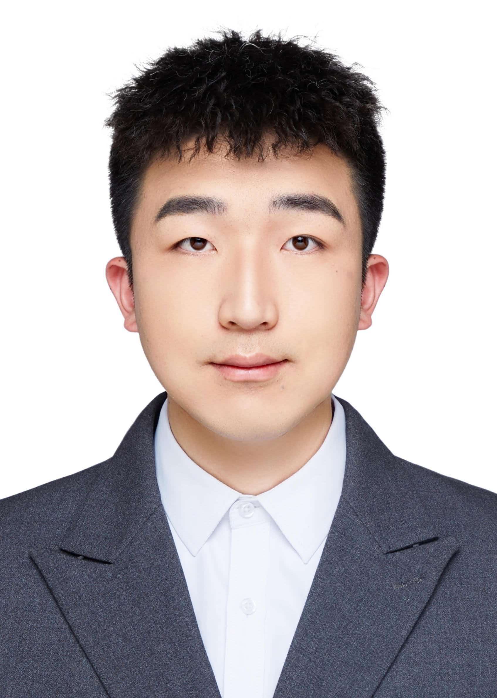 王鑫辉照片